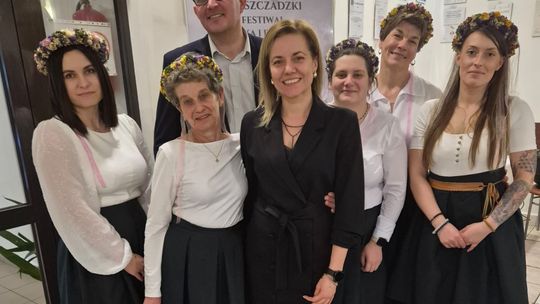 Zdjęcie przedstawia delegację Gminy Fajsławice na Kraszczadzkim Festiwalu Pączka i Faworka, który odbył się 12 lutego 2026r.