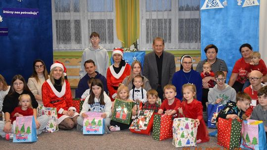 Mikołajki dla podopiecznych z Domu Dziecka w Tuligłowach