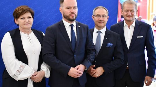 Podpisanie umowy na dofinansowanie aktywnego placu zabaw w Boniewie