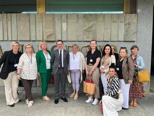 Zdjecie przedstawia uczestników Konferencji naukowej, która odbyła się w Bibliotece Narodowej w Warszawie 24 czerwca 2025r.