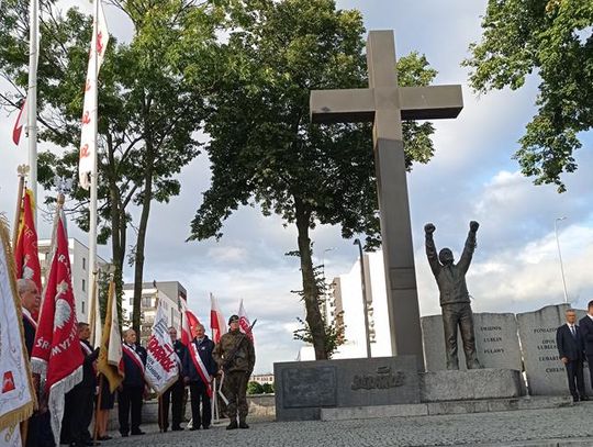 Zdjęcie przedstawia Pomnik Wdzięczności przy Drodze Męczenników Majdanka w Lublinie