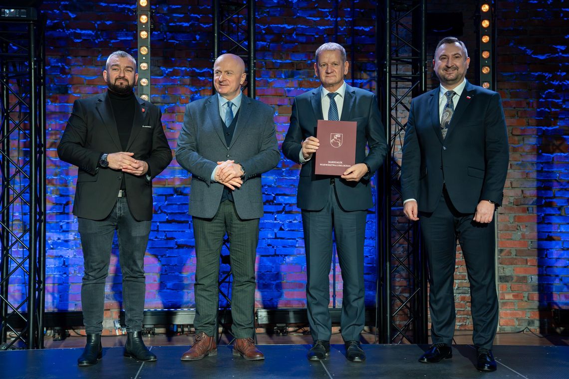 Dofinansowanie na „Rozbudowę sieci kanalizacyjnej wraz z wymianą wodomierzy na nowe ze zdalnym odczytem na terenie Gminy Fajsławice” Dofinansowanie na „Rozbudowę sieci kanalizacyjnej wraz z wymianą wodomierzy na nowe ze zdalnym odczytem na terenie Gminy Fajsławice”