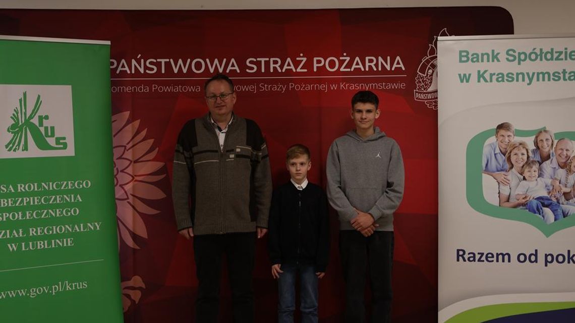 Gmina Fajsławice znów na szczycie - mamy młodych mistrzów wiedzy pożarniczej ! Zdjęcie przedstawia Eliminacje powiatowe Turnieju "Młodzież zapobiega pożarom", które odbyły się 27 marca 2026r. w Komendzie Powiatowej PSP w Krasnymstawie