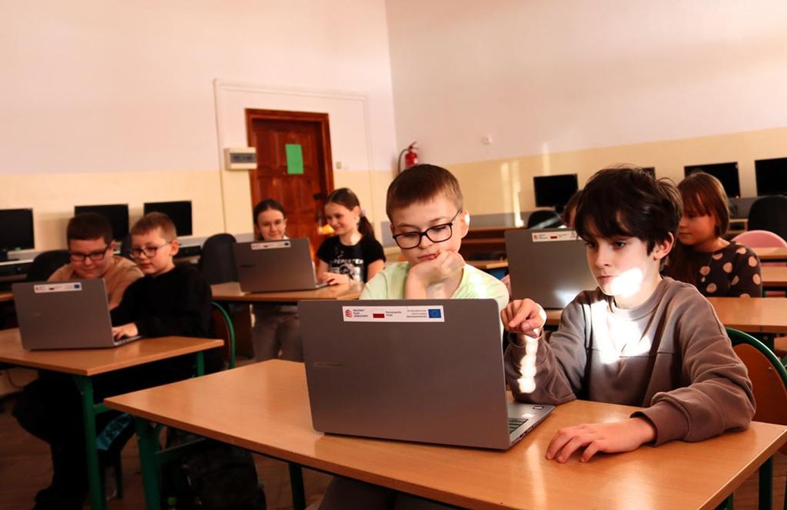 Laboratorium sztucznej inteligencji (AI) - wsparcie z Krajowego Planu Odbudowy dla Gminy Fajsławice Laboratorium sztucznej inteligencji (AI) - wsparcie z Krajowego Planu Odbudowy dla Gminy Fajsławice