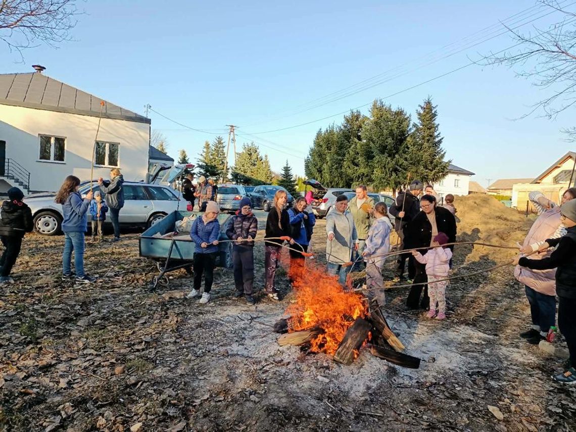 Mieszkańcy Suchodół powitali wiosnę Mieszkańcy Suchodół powitali wiosnę