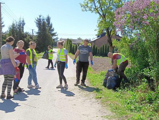 Akcja sprzątania "Z czystej Woli", 1 maja 2024r., Wola Idzikowska
