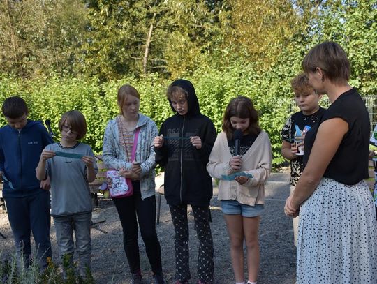 Narodowe Czytanie , 20 września 2024r., skwer przy Gminnym Ośrodku Kultury w Fajsławicach