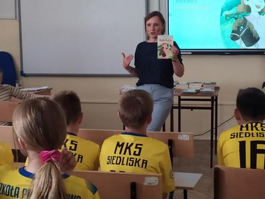 Spotkanie autorskie z Magdaleną Zarębską z uczniami klas 4-6 w Szkole Podstawowej w Siedliskach Drugich