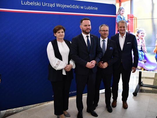 Podpisanie umowy na dofinansowanie aktywnego placu zabaw w Boniewie