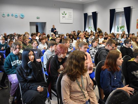 Narodowe Czytanie, 16 września 2025r., sala widowiskowa Gminnego Ośrodka Kultury w Fajsławicach Narodowe Czytanie, 16 września 2025r., sala widowiskowa Gminnego Ośrodka Kultury w Fajsławicach