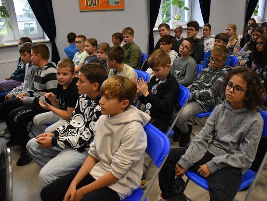 Narodowe Czytanie, 16 września 2025r., sala widowiskowa Gminnego Ośrodka Kultury w Fajsławicach Narodowe Czytanie, 16 września 2025r., sala widowiskowa Gminnego Ośrodka Kultury w Fajsławicach