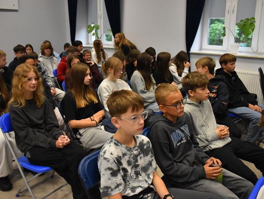Narodowe Czytanie, 16 września 2025r., sala widowiskowa Gminnego Ośrodka Kultury w Fajsławicach Narodowe Czytanie, 16 września 2025r., sala widowiskowa Gminnego Ośrodka Kultury w Fajsławicach