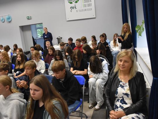 Narodowe Czytanie, 16 września 2025r., sala widowiskowa Gminnego Ośrodka Kultury w Fajsławicach Narodowe Czytanie, 16 września 2025r., sala widowiskowa Gminnego Ośrodka Kultury w Fajsławicach