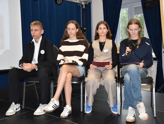 Narodowe Czytanie, 16 września 2025r., sala widowiskowa Gminnego Ośrodka Kultury w Fajsławicach Narodowe Czytanie, 16 września 2025r., sala widowiskowa Gminnego Ośrodka Kultury w Fajsławicach