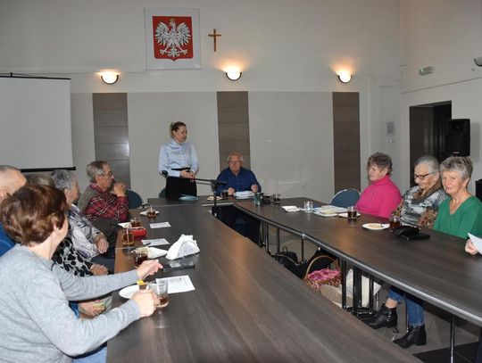 Spotkanie podsumowujące drugi rok działalności Klubu Seniora, 23 października 2025r. Spotkanie podsumowujące drugi rok działalności Klubu Seniora, 23 października 2025r.