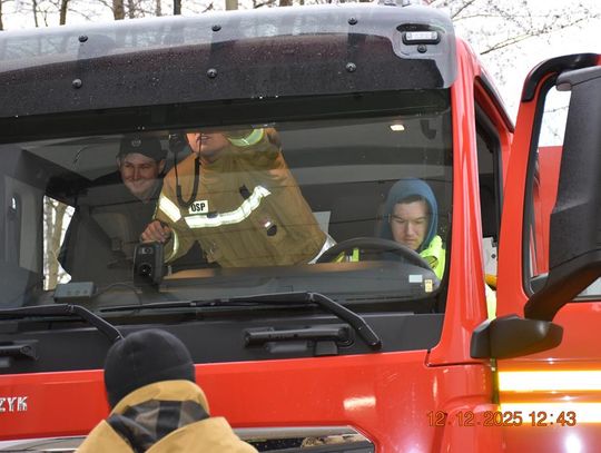 Powitanie nowego wozu strażackiego dla OSP Fajsławice, 12 grudnia 2025r.